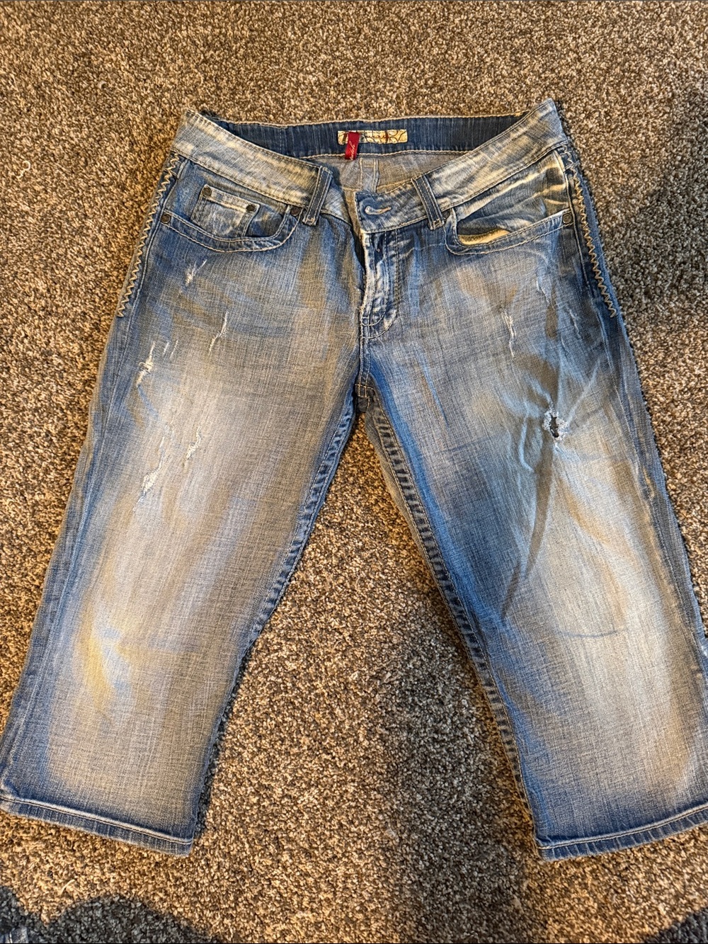 BKE Women's Light Blue Distressed Ankle Jeans